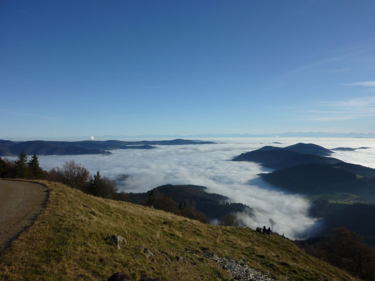 Belchen im Schwarzwald Aussicht Wiesental im Nebel