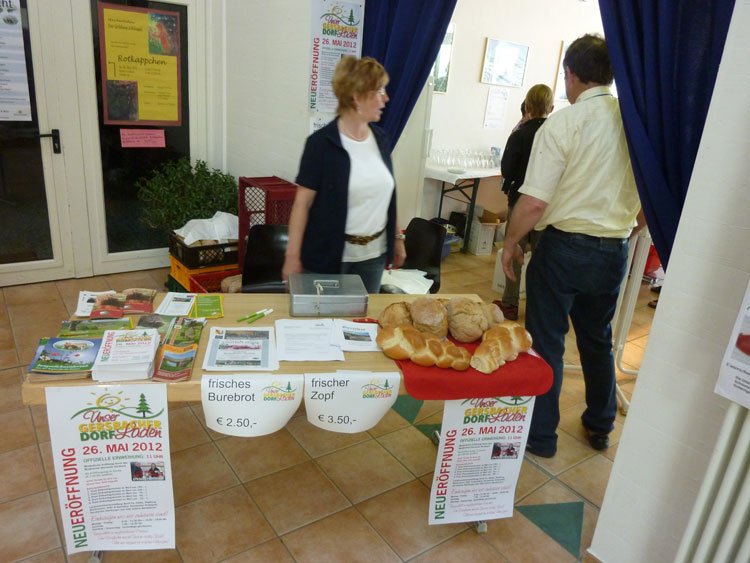 Infostand Dorfladen Gersbach, Tourismus und Verkaufsstand Bauernbrot Zopf