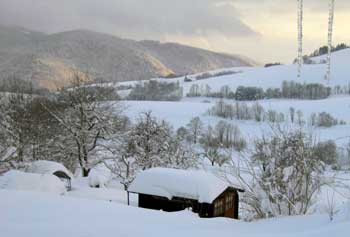 Sonnenuntergang im Winter im Bundesgolddorf Gersbach Golddorf im Schwarzwald Naturpark Südschwarzwald