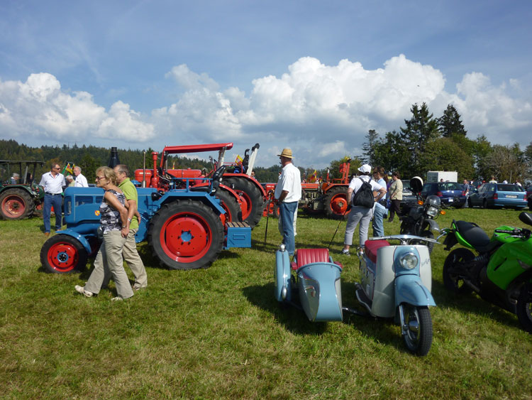 Lanz Oldtimer und Seitenwagen Roller