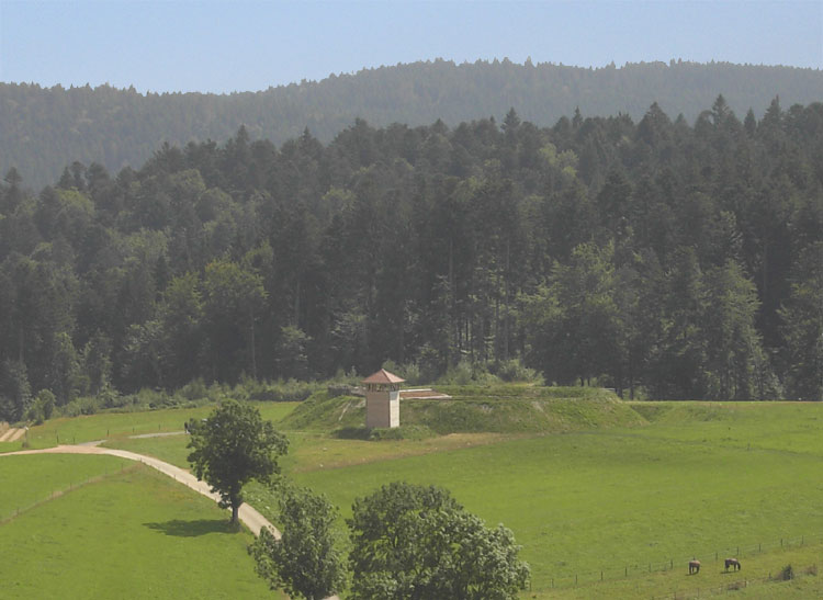 Nachbau einer Sechseckschanze im Schwarzwald