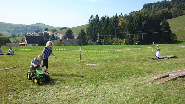 Schwarzwald Traktor fahren Kinder